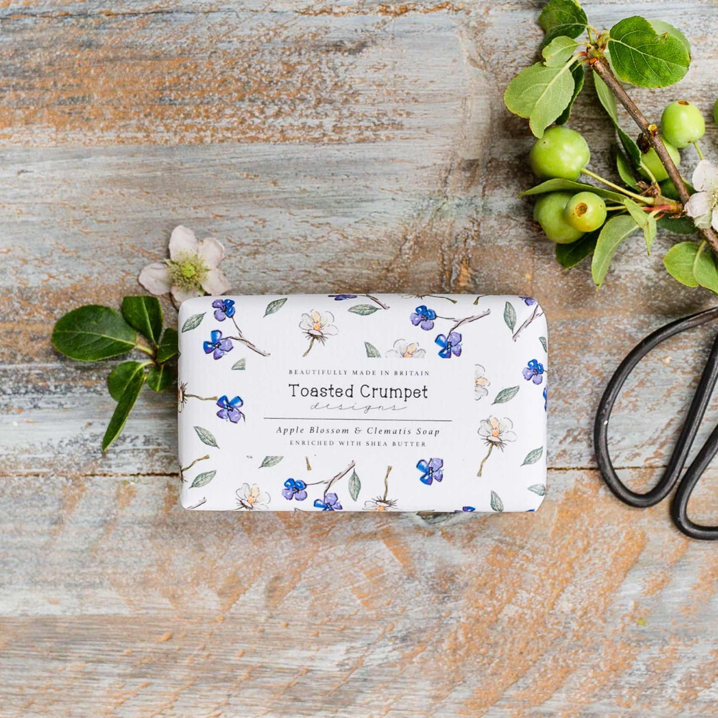 Apple Blossom & Clematis 190g Soap Bar